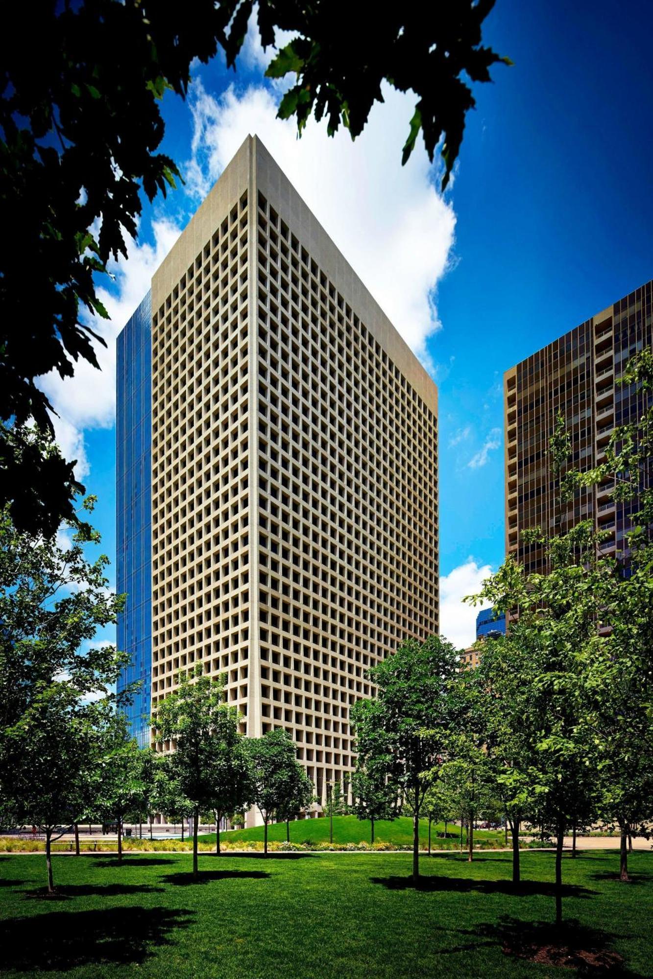 The Westin Dallas Downtown Hotel Exterior photo